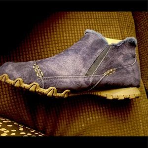 Sketchers boots brand new